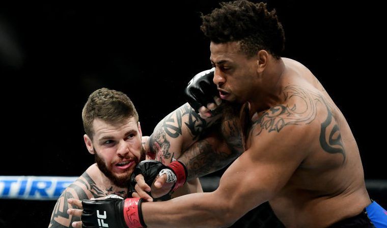 Greg Hardy’s UFC Debut Ends With Illegal Strike On Vulnerable Opponent