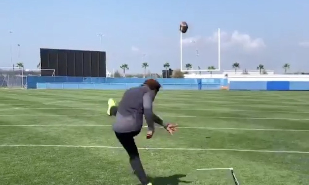 YouTube Star Nails 75-Yard Field Goal; Bears Fans Request Him To Be Signed