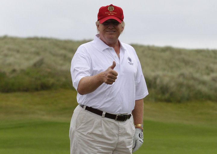 Donald Trump Reportedly Hit Himself In The Head With A Golf Club Then Blamed His Caddy