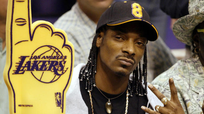 Snoop Dogg Wants Luke Walton Fired and For The Lakers To ‘Get LeBron Some F*ckin Help’