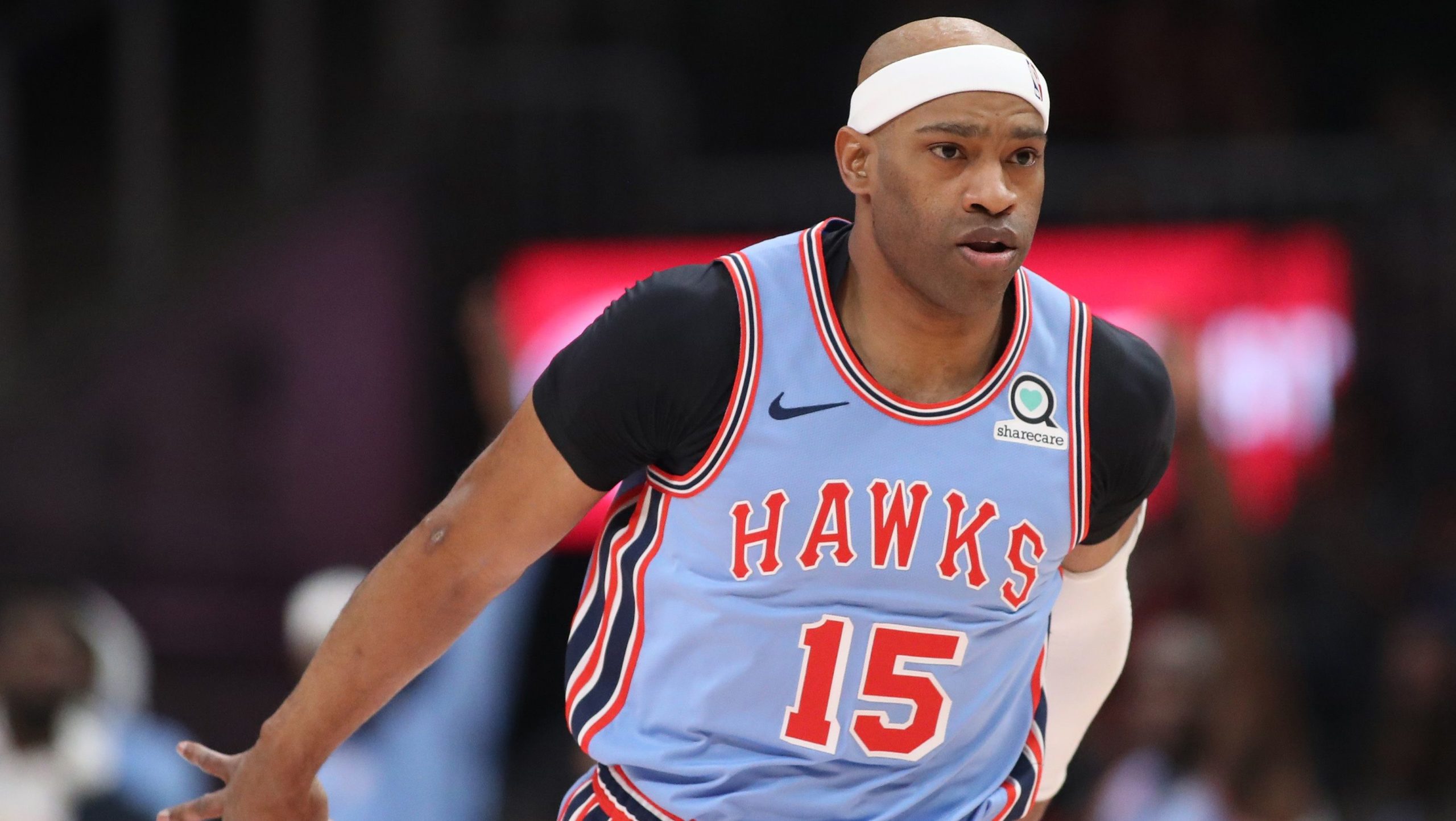 Vince Carter Agrees To Return To Hawks; Will Play One Final Season